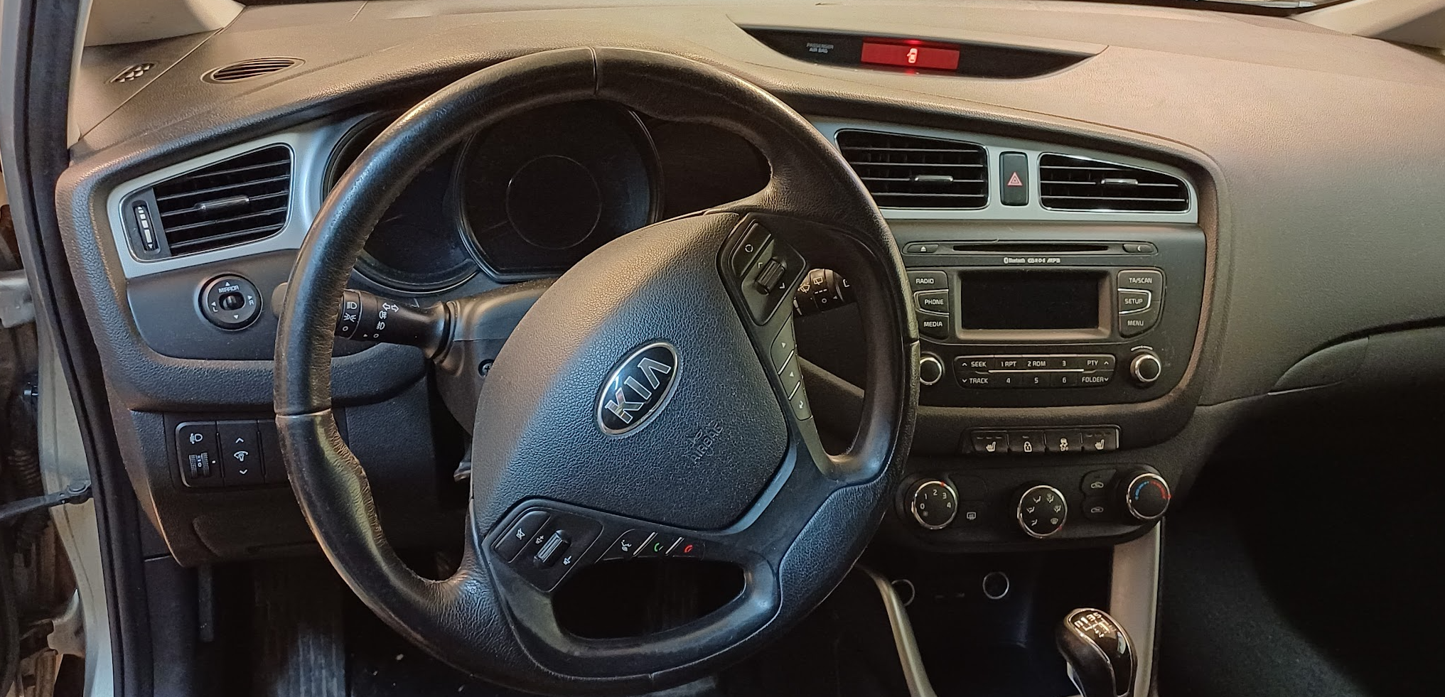 Kia Ceed nýskoðaður sparibaukur - Image 7